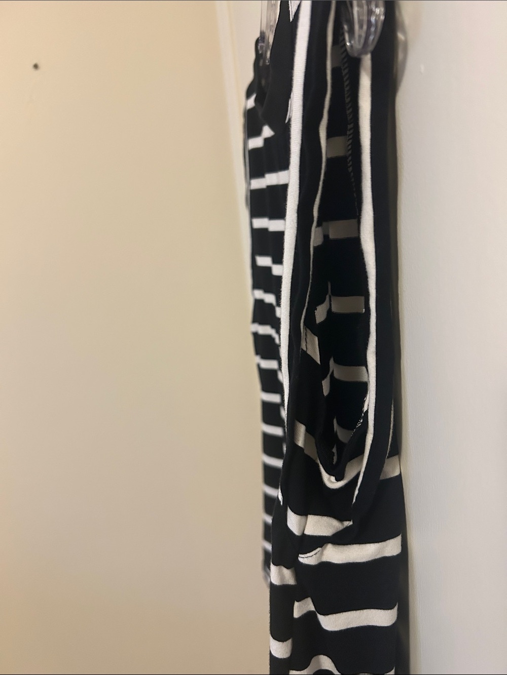Striped Sleeveless Tank Top - Black & White - Picture 2 of 2